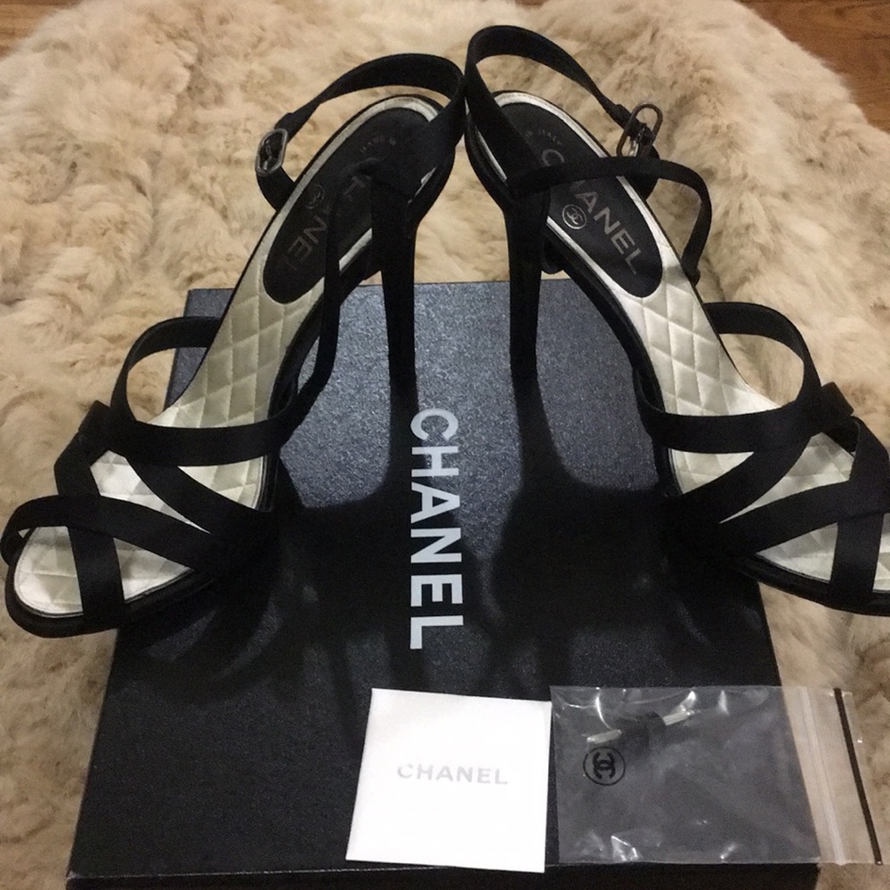 NEW Chanel Shoes - Picture 2 of 6